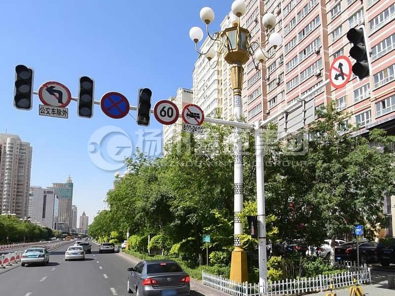 XHDG-058，八棱直角雙臂信號(hào)燈桿